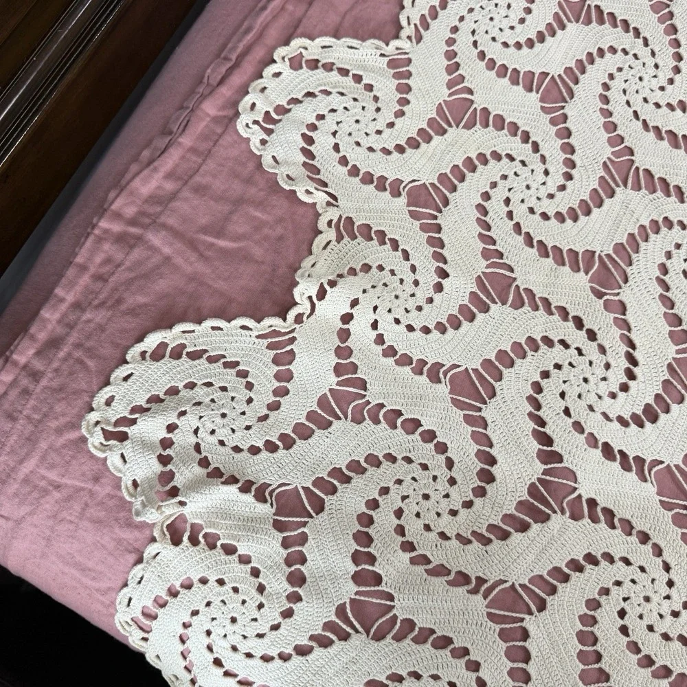 Hand Crocheted Lace Bedspread Queen Neutral‎ Swirl Blanket Vtg Handmade Beige